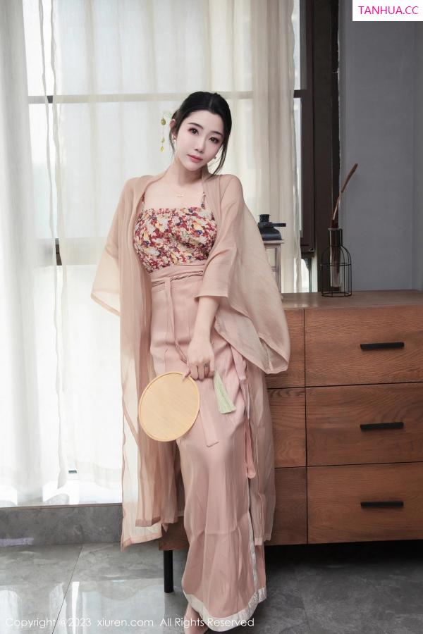   [XiuRen]高清写真图 2023.03.23 No.6457 严利娅Yuliya 汉服美臀第17张图片